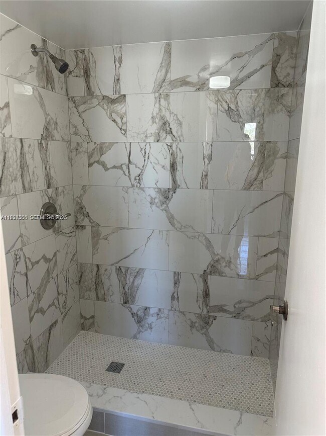 Photo - 1080 N Franklin Ave Unit 1080B