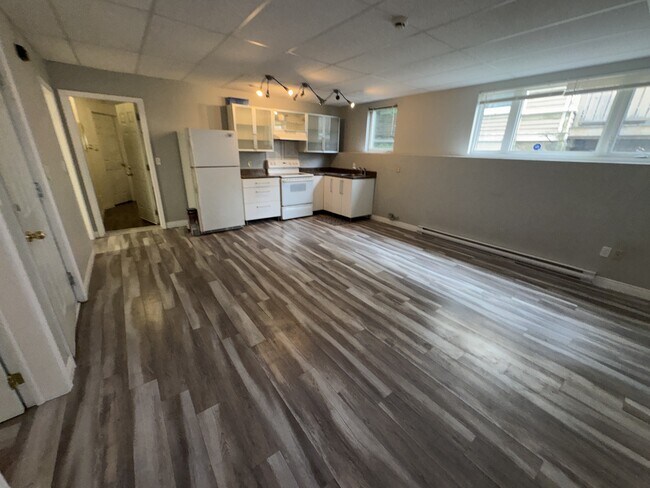 Photo - 331 Robinson St