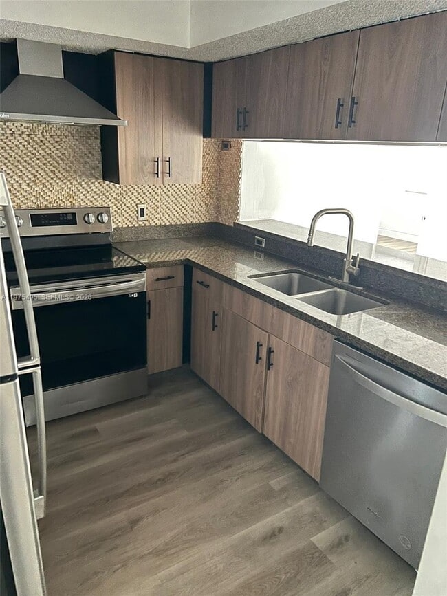 Building Photo - 440 S Park Rd Unit 4-202