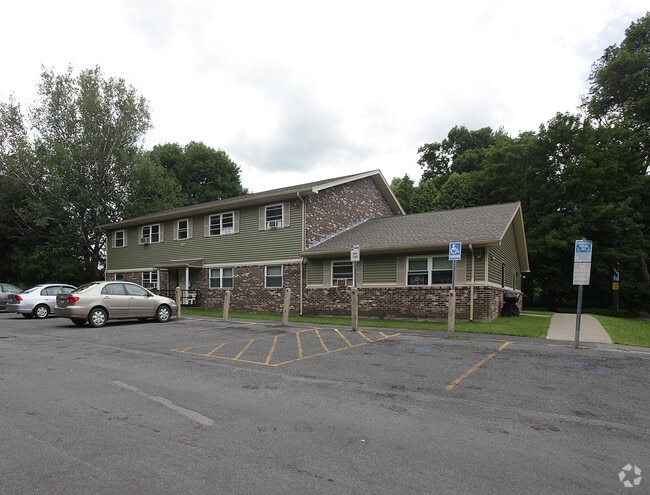 Photo - Colonial Manor Apartments