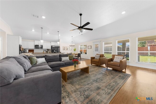 Photo - 209 Slippery Elm Dr