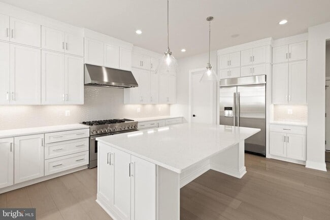 Photo - 857 N Manchester St