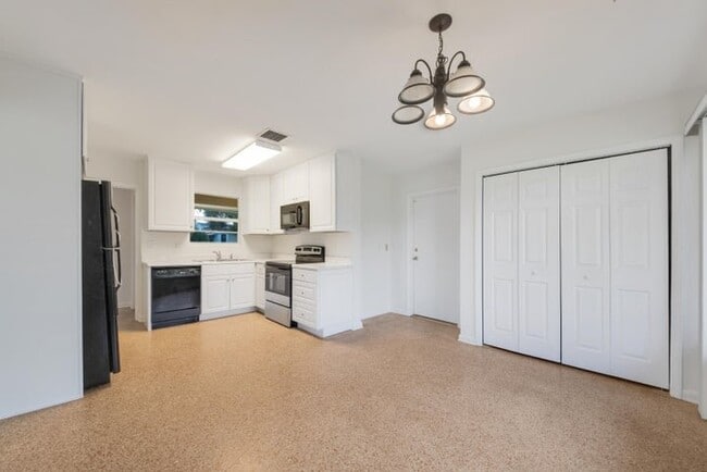 Photo - 2022 Collier Ave