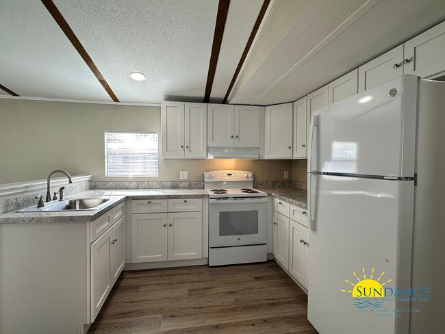 Photo - Centrally located 2 Bedroom Cottage in Fort Walton Beach!