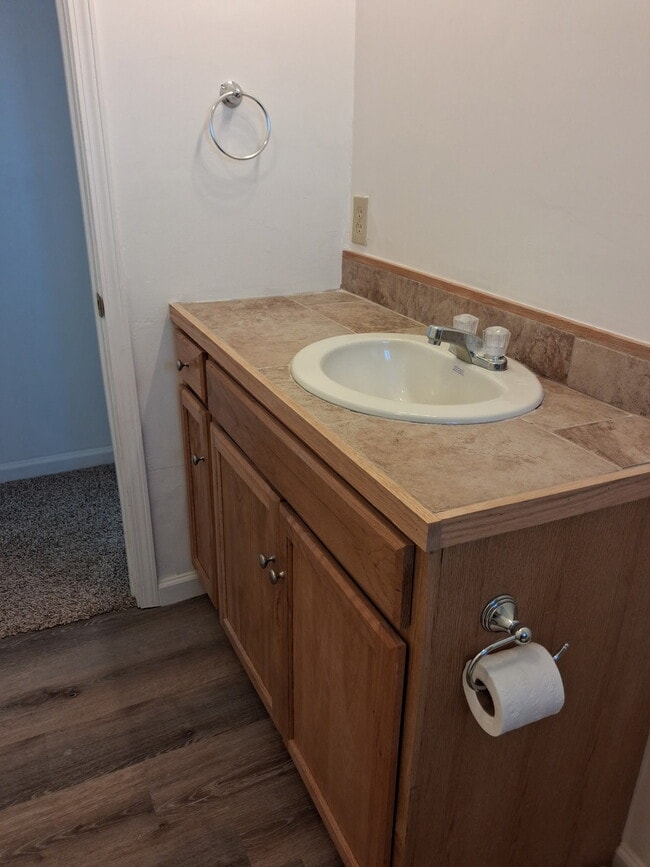 Photo - 1124 Juniper Dr