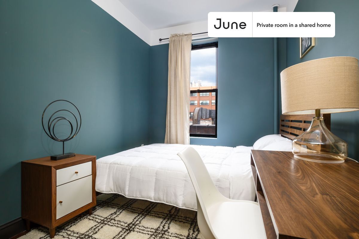 Private bedroom in 4 bed/1 bath Home - Private bedroom in 4 bed/1 bath Home