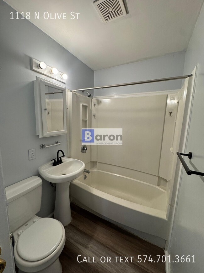 Photo - 1118 N Olive St