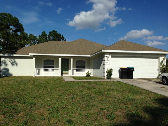 Photo - 1727 Rangoon Rd NW Casa