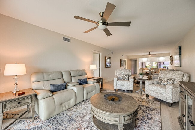 Photo - 2324 Hidden Lake Dr Unidad SI FL1-ID1609813P