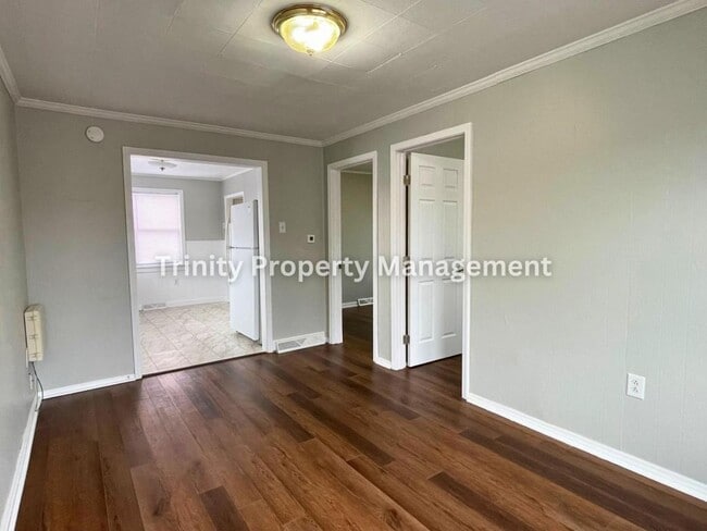 Photo - 2010 1/2 Hamill Ave