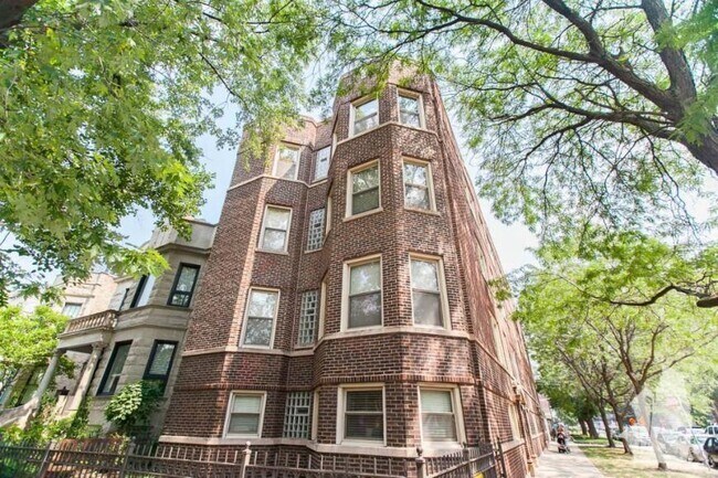 Building Photo - 2 bedroom in Chicago IL 60613 Unit 1210-2 Rental