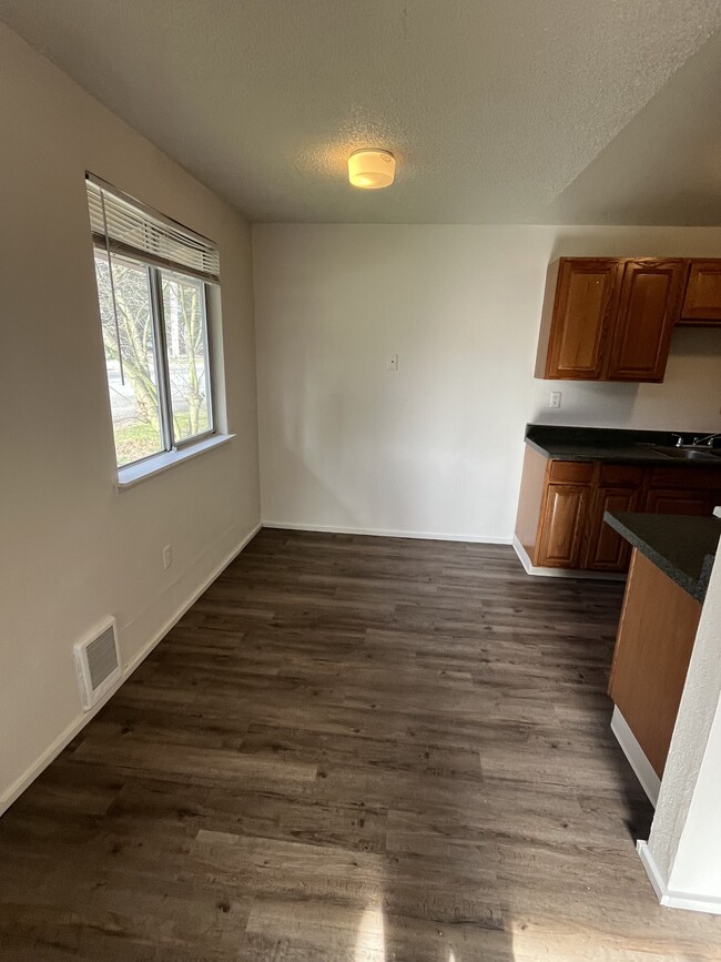 Photo - 7743 Pacific Ave SE