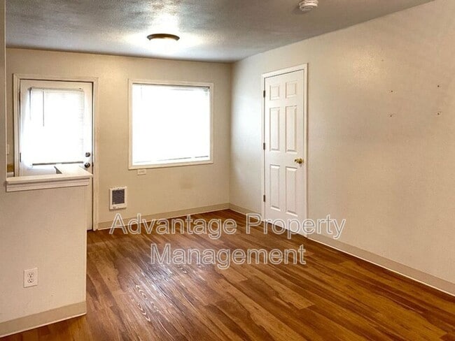 Photo - 301 N Main St