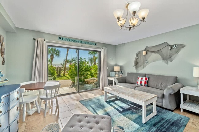 Building Photo - 8743 Thomas Dr