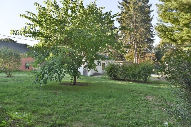 Photo - Charming 2 Bedroom House w/ Yard