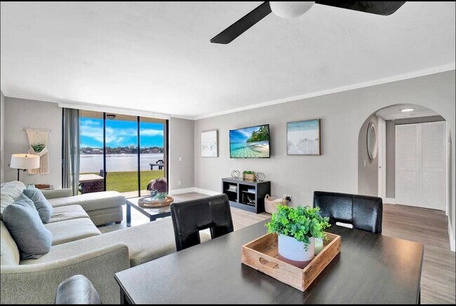 Photo - 300 Croton Ave Unidad 102