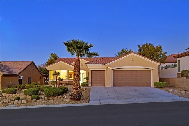 Building Photo - Golf Course Views in Sun City Anthem! Age... Rental