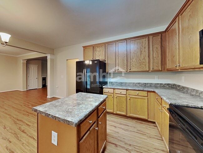 Photo - 111 Clacton Ct