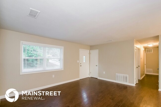 Photo - 4545 Sahara Dr SW