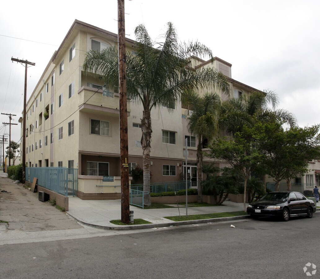 Photo - Wilshire City Lights Apartments