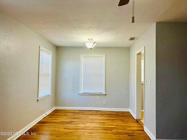 Photo - 2105 Kingswood Rd