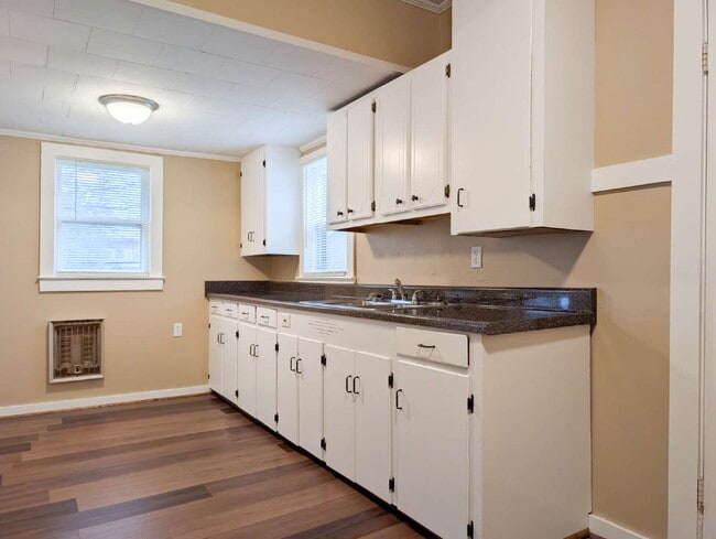 Photo - 112 Moore St