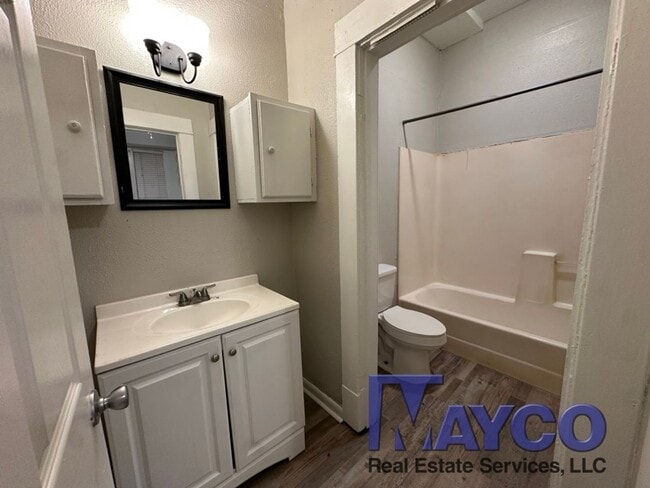 Photo - 2413 Creswell Ave Unit Apt. B