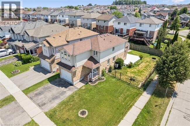 Photo - 71 Peach Blossom Crescent