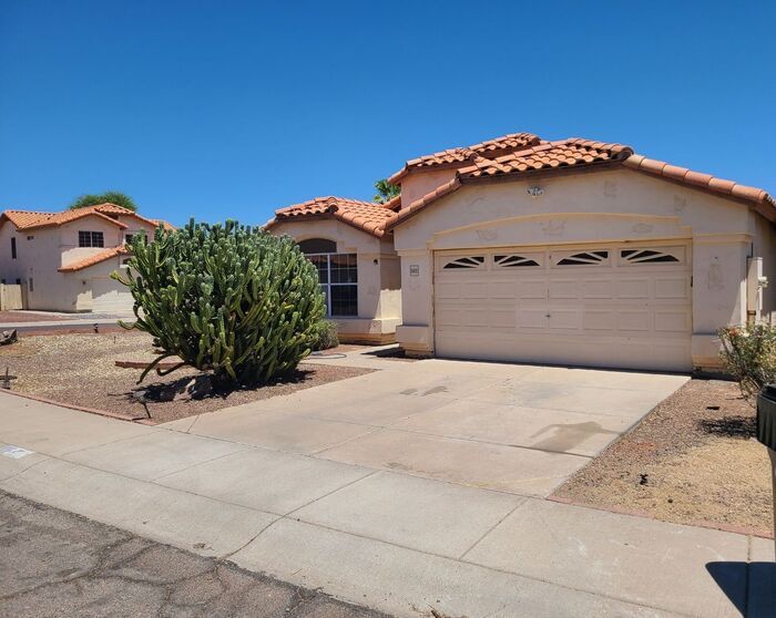 Photo - 15435 S 44th Way