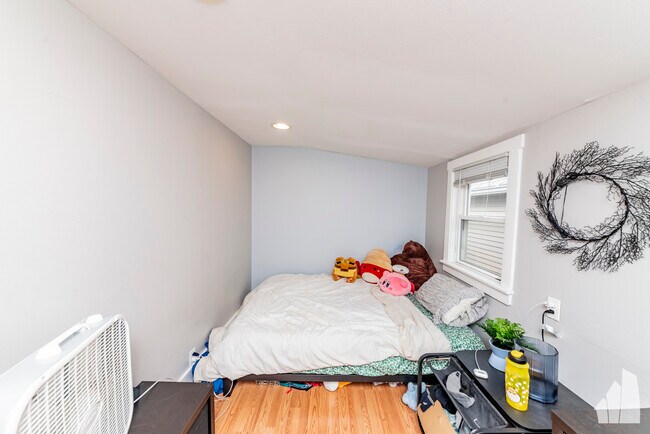 Photo - 1332 W Barry Ave Unit 3