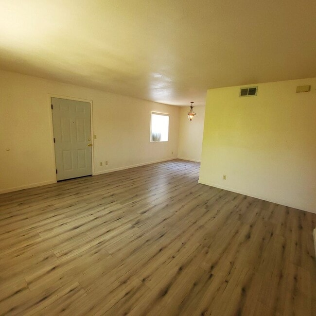 Photo - TEMPE CONDO READY TO RENT!!!