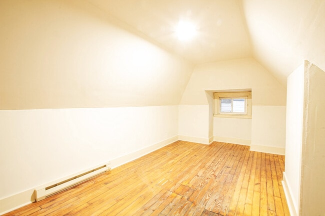 Photo - 206 Center St