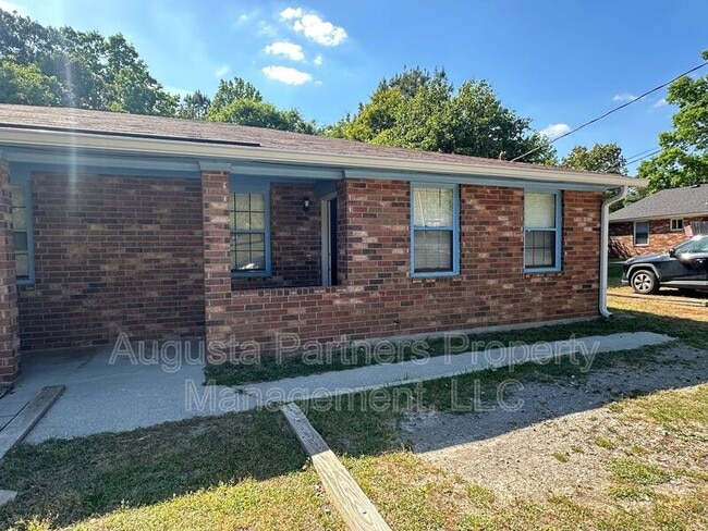 Building Photo - 132 Stoneybrooks Pl Unit A