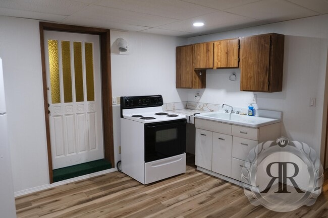 Photo - West Valley Studio Apartment - Washer/Drye...