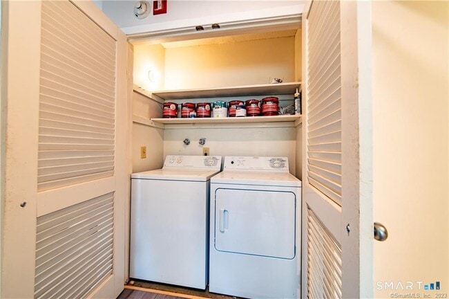 Photo - 140 Woodvale Dr Unit E