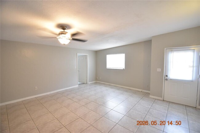 Building Photo - 8720 Flame Vine Ave