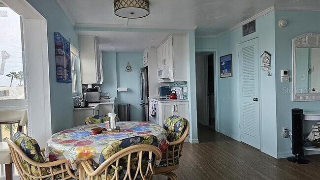 1255 Tarpon Center Dr Unit 304