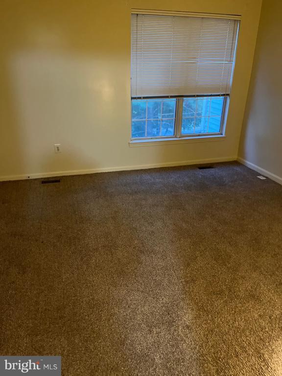 33 Hiddencreek Ct