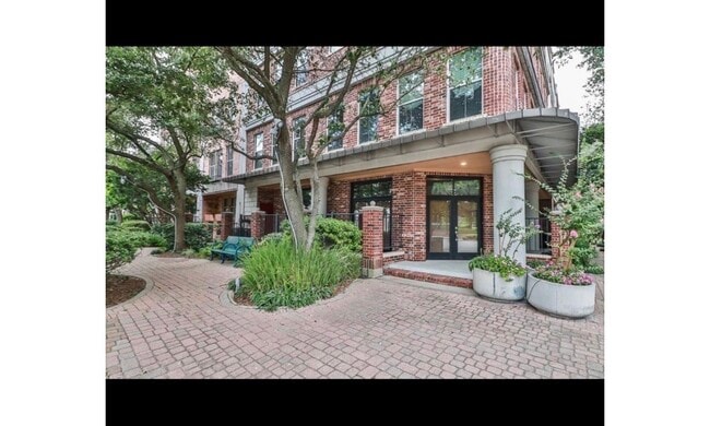 Building Photo - 3208 Jackson St Unit 1