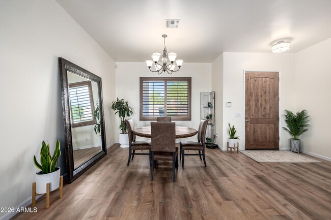 Photo - 1415 W Lavitt Ln