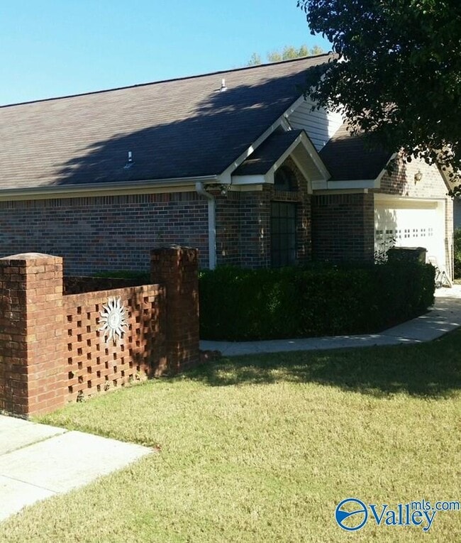 Photo - 2503 Jarvis St SW