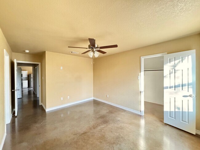 Photo - Adorable 3 Bedroom, 2 Bathroom, 1 Car Garage Duplex in Harker Heights TX