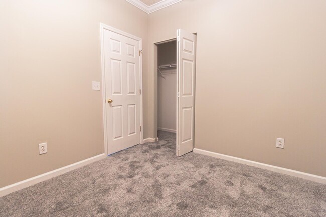 6307 Sweetwater Blvd