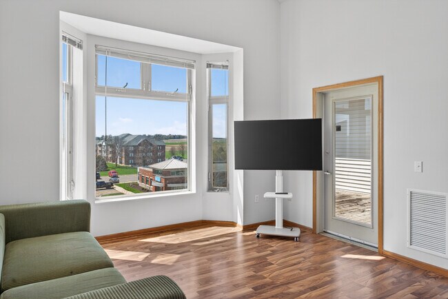 Photo - 301 Harbour Town Dr Unit 406