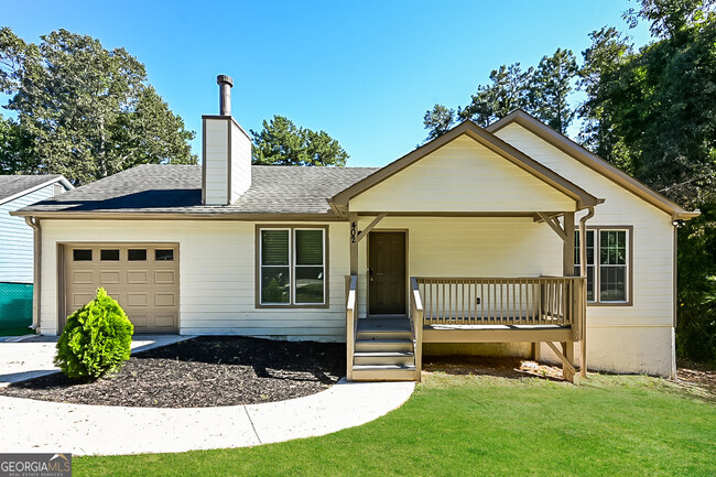 Photo - 402 Hawthorne Cir House