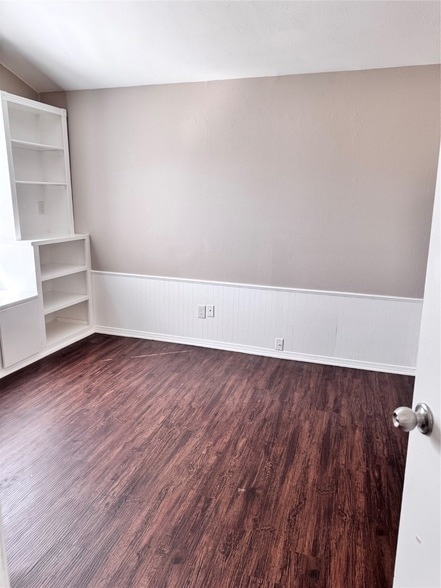 Photo - 6005 Dunn Dr