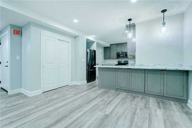 Photo - 138 S Union St