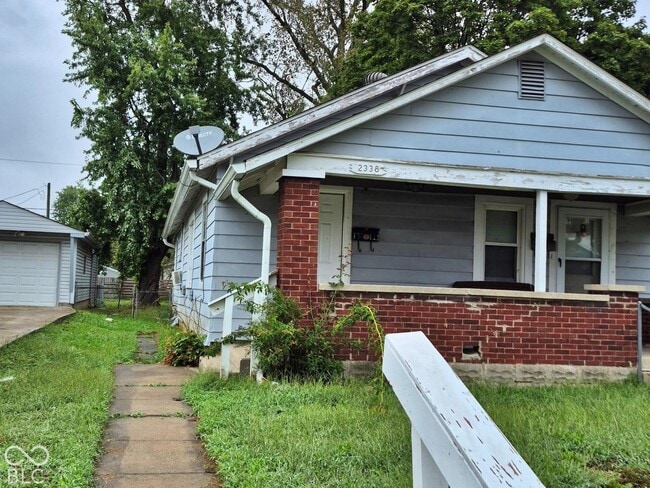 2338 Calhoun St