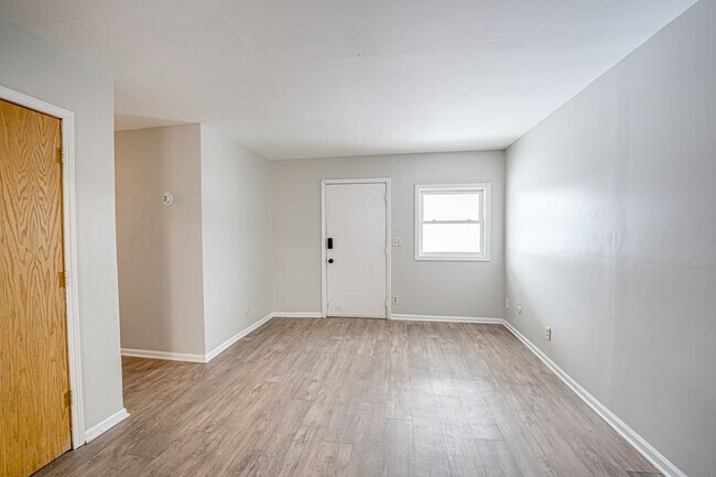 Photo - 1209 Gage St