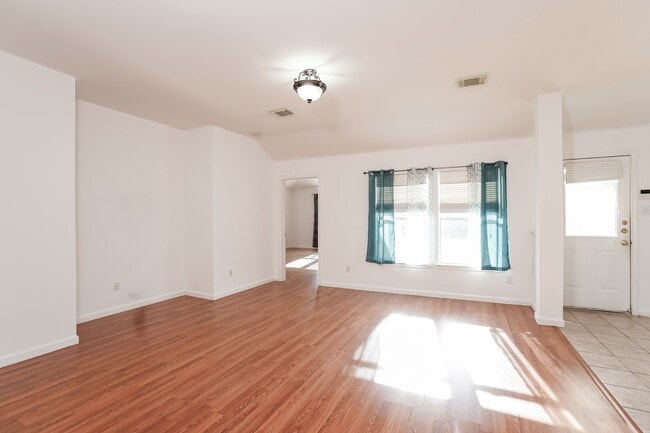 Photo - 110 Smokey Lake Ln